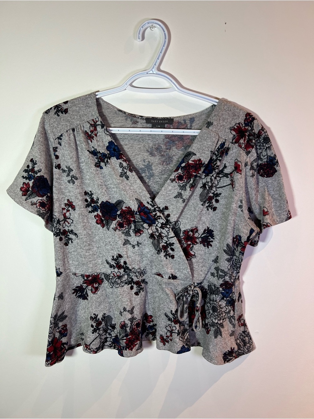Suzy Shier Gray Women’s Large Floral Y2K Peplum Chic Blouse